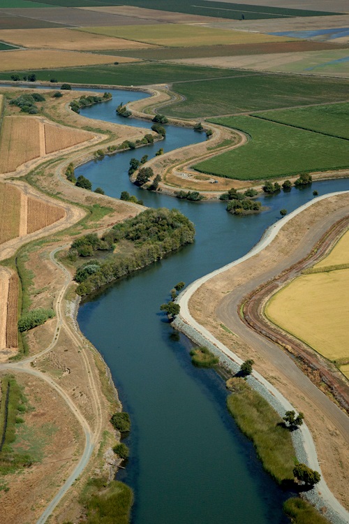 Farmland and waterways in the Sacramento-San Joaquin Delta. DWR/2009